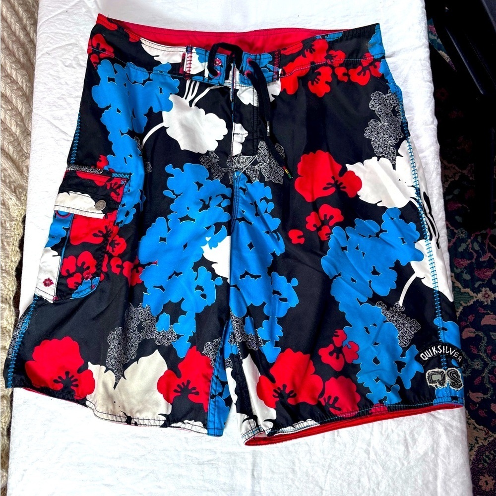 Quicksilver Vintage Hawaiian Embroidered/Patched Board Shorts Swimwear Size 34